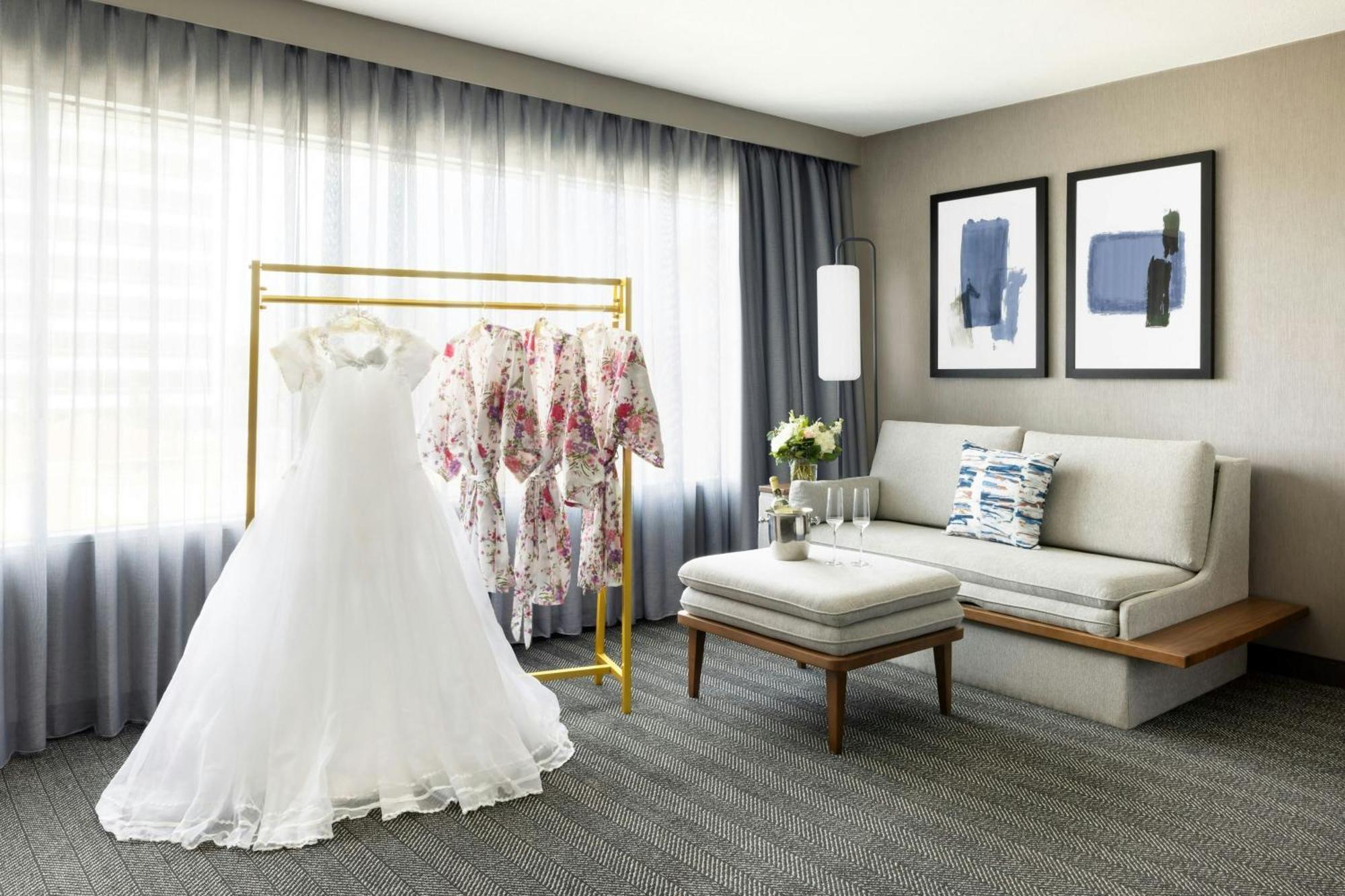 Courtyard By Marriott Angeles Woodland Hills Hotel