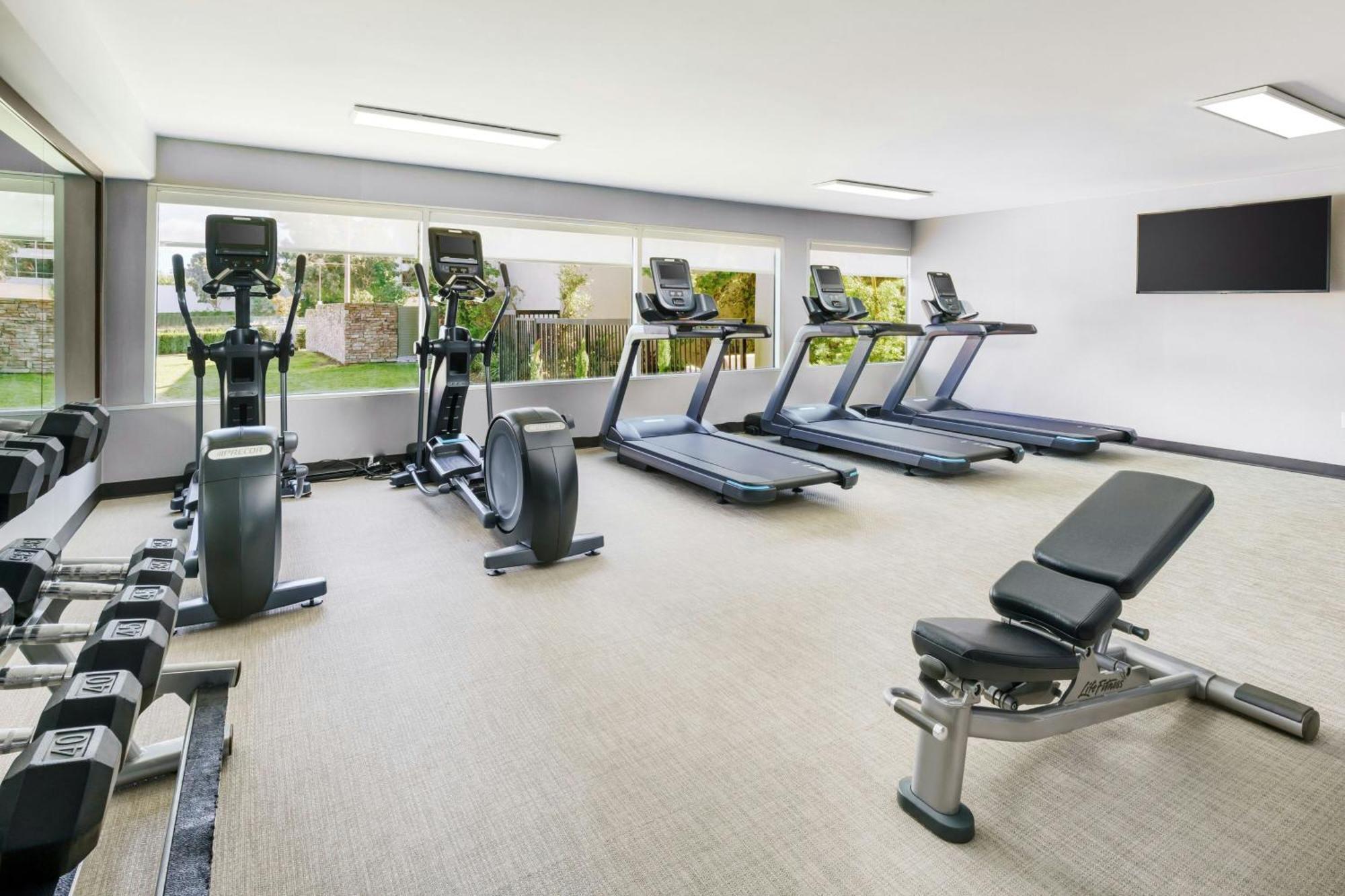 Courtyard By Marriott Angeles Woodland Hills