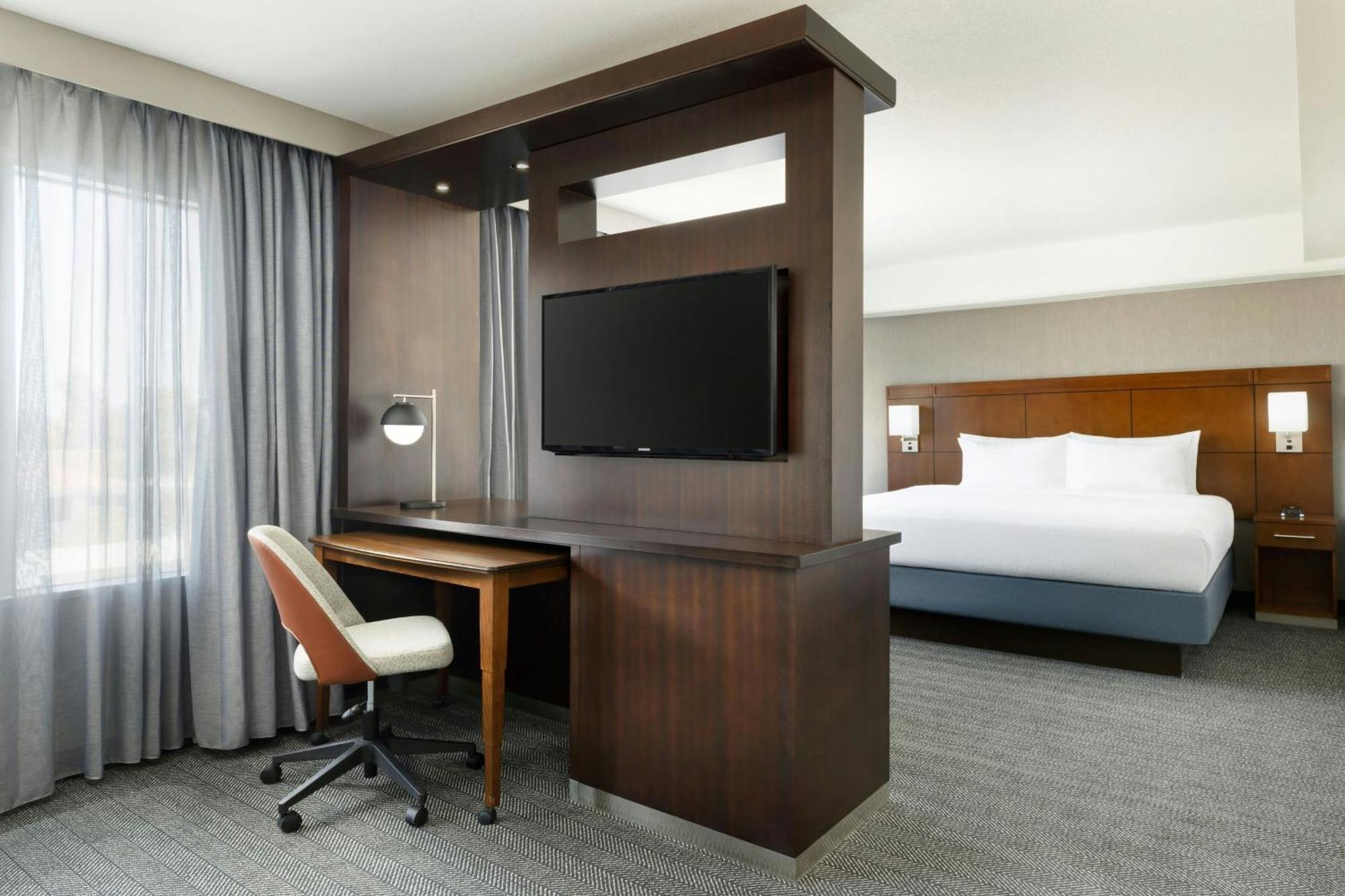 Courtyard By Marriott Angeles Woodland Hills