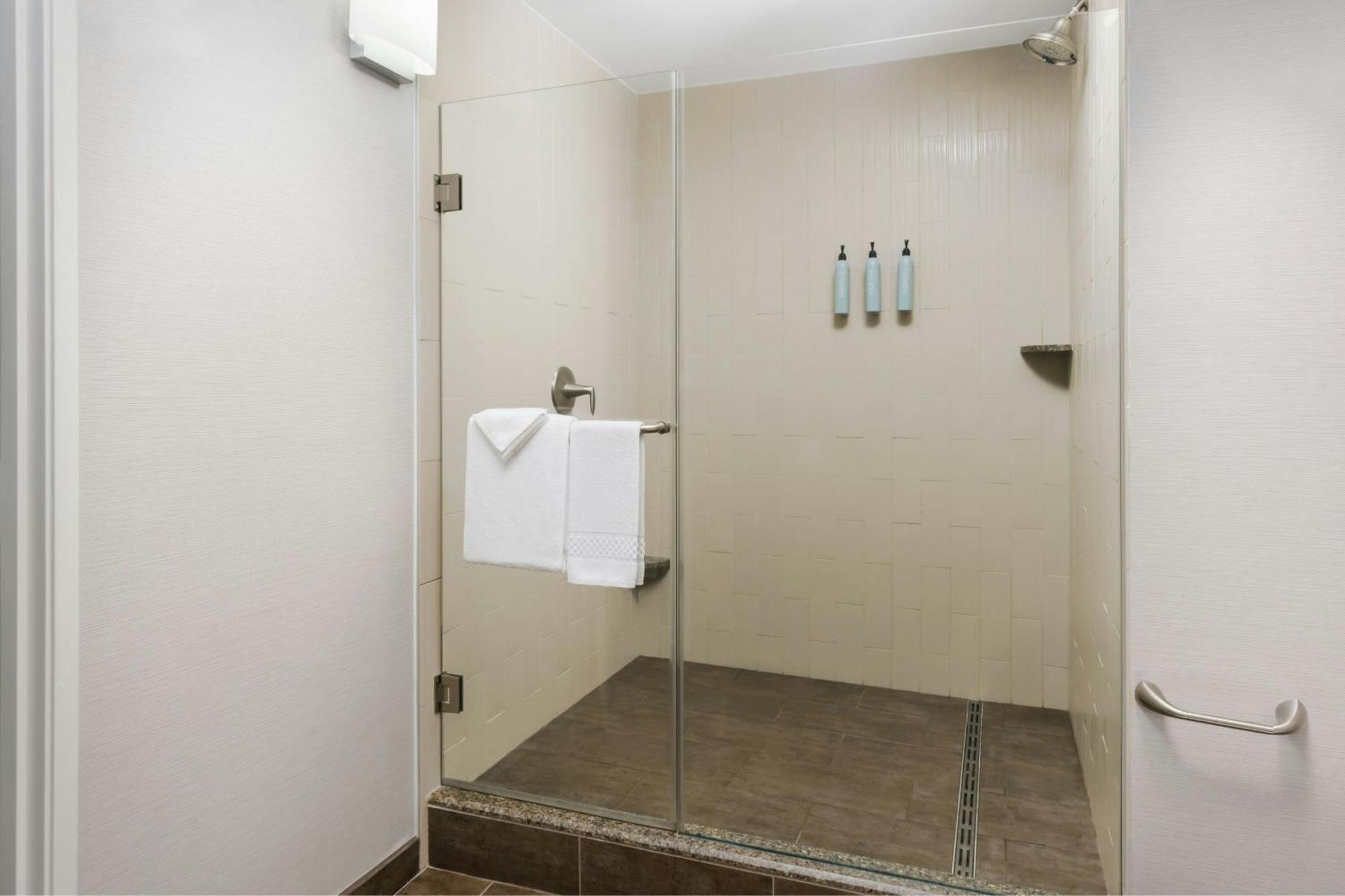 Courtyard By Marriott Angeles Woodland Hills 3* Los Angeles