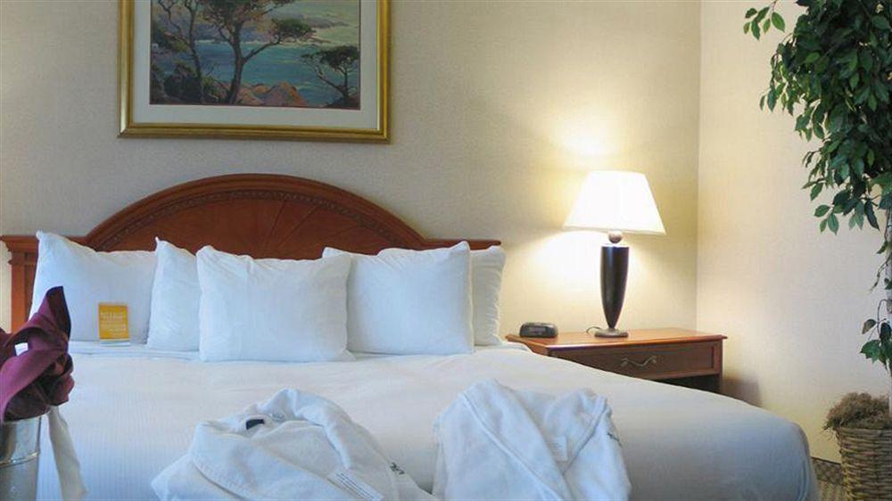 Courtyard By Marriott Angeles Woodland Hills