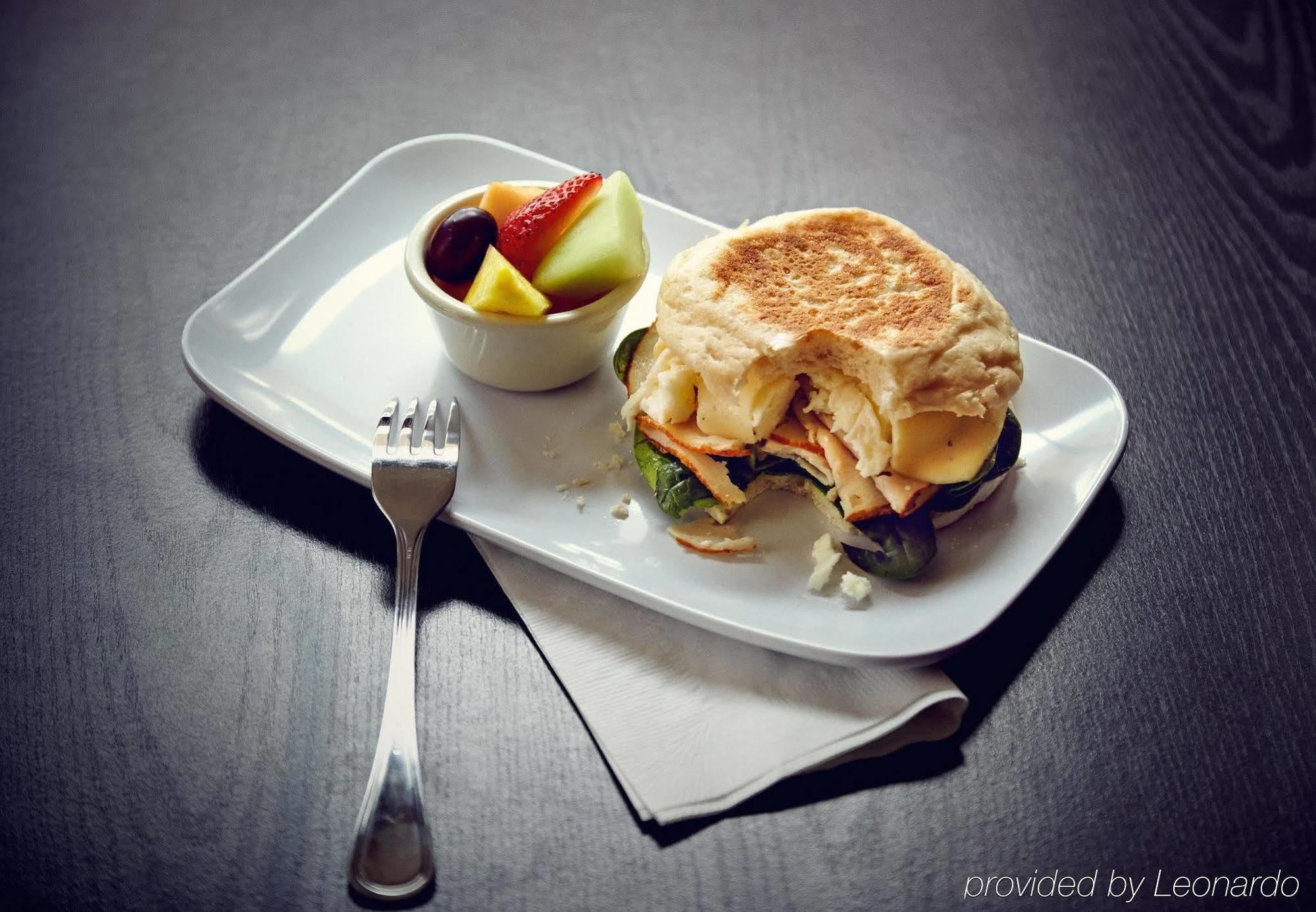 Courtyard By Marriott Angeles Woodland Hills