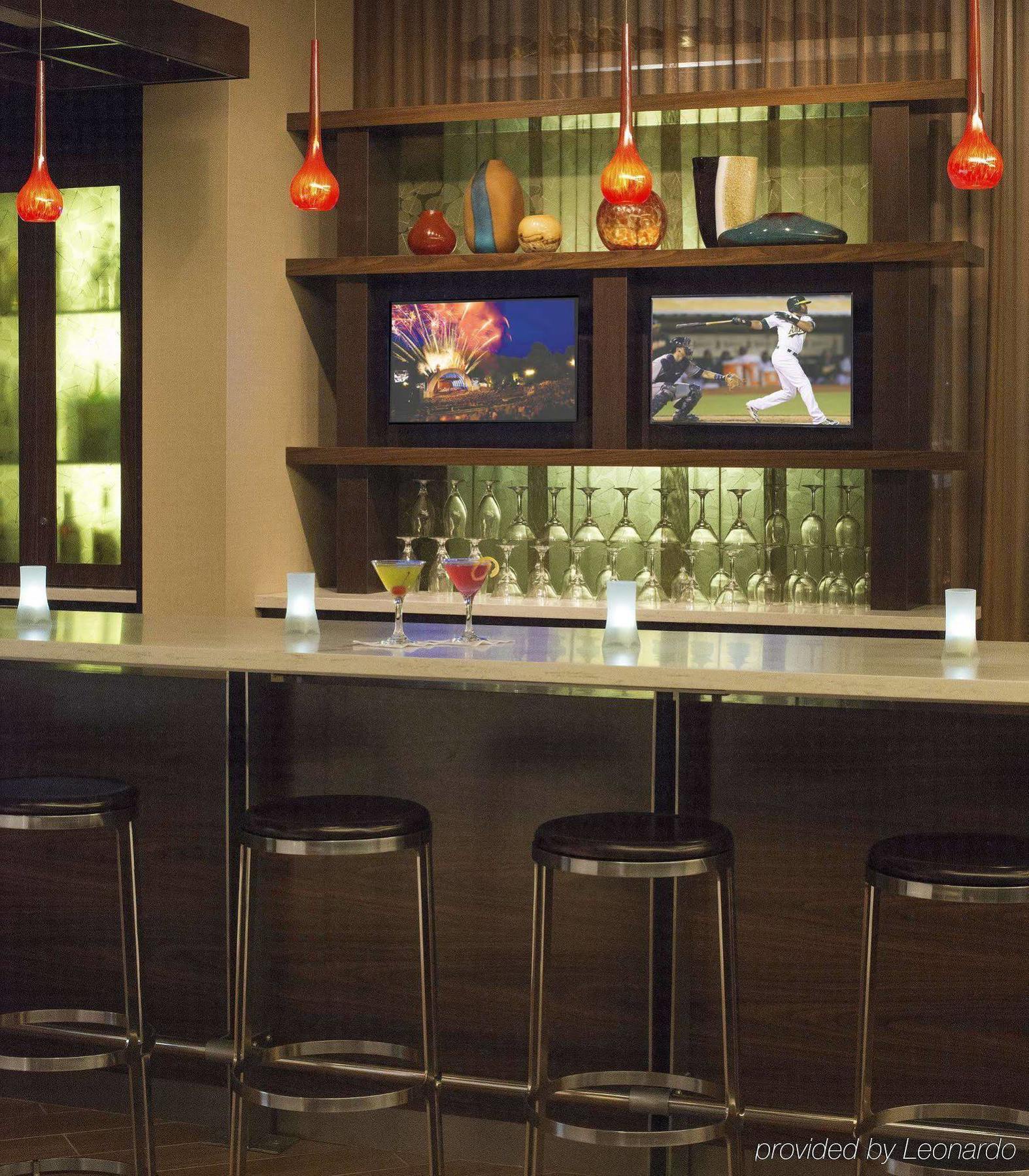 Courtyard By Marriott Angeles Woodland Hills Hotel 3*