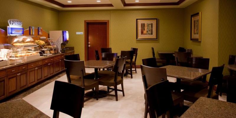 Courtyard By Marriott Angeles Woodland Hills