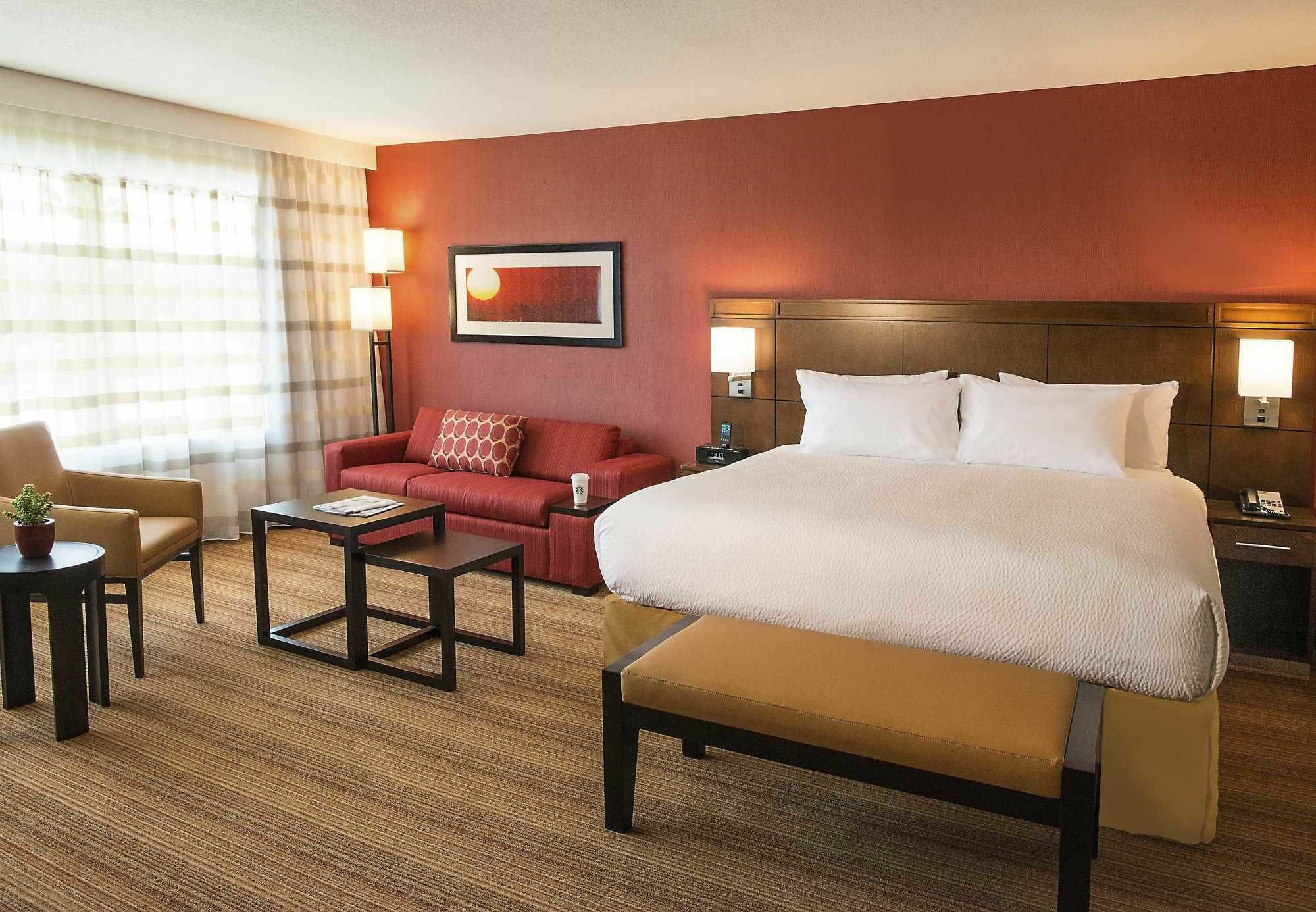 Courtyard By Marriott Angeles Woodland Hills Hotel 3*