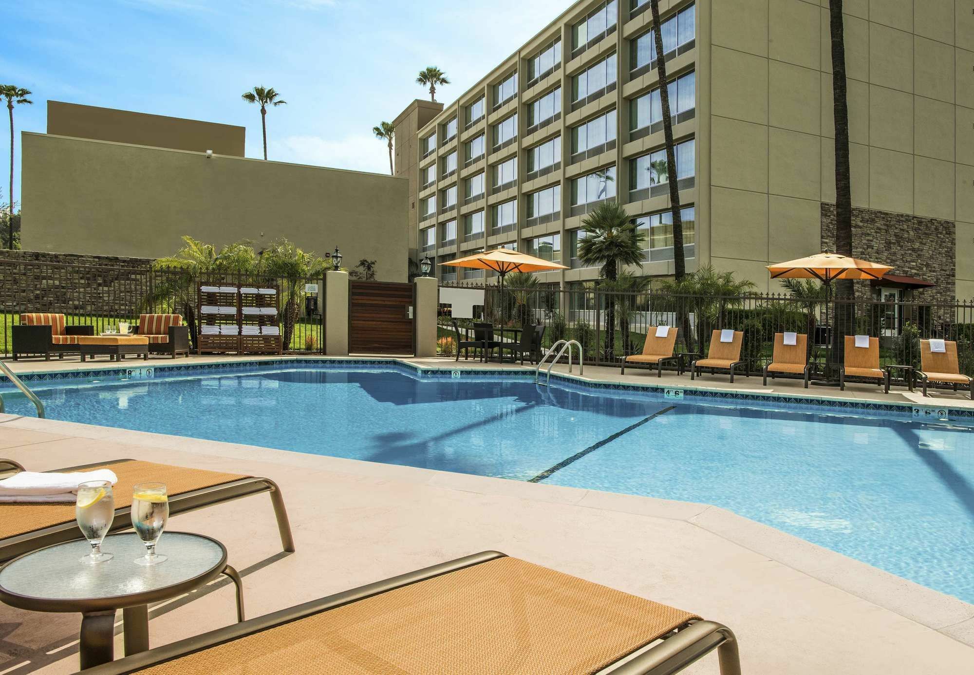 Courtyard By Marriott Angeles Woodland Hills 3* Los Angeles